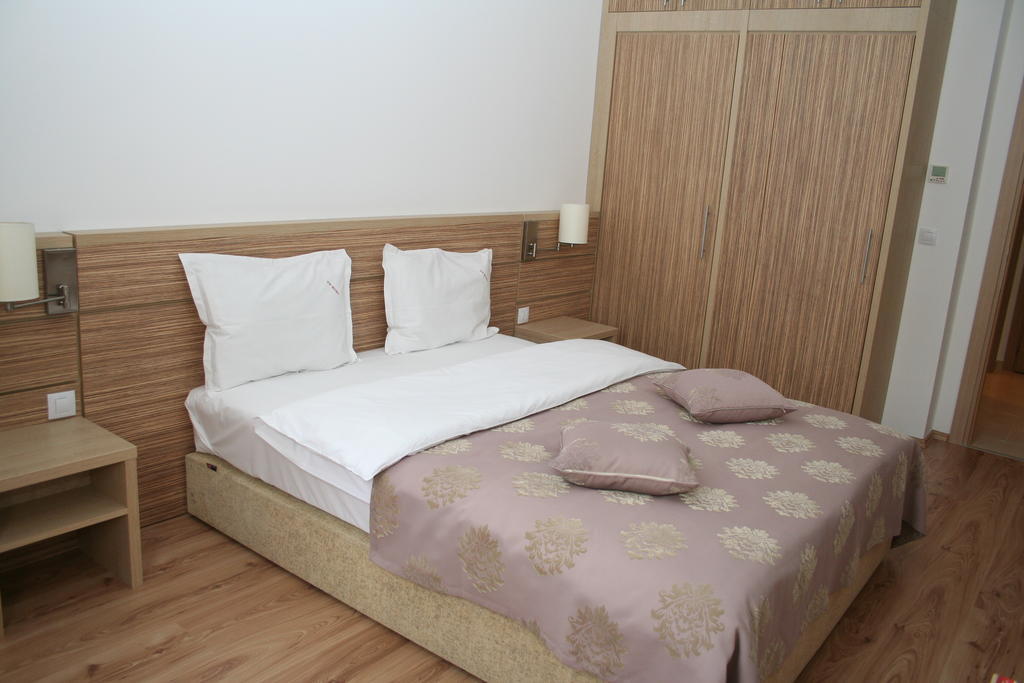 Top Rooms Aparthotel Bucarest Habitación foto