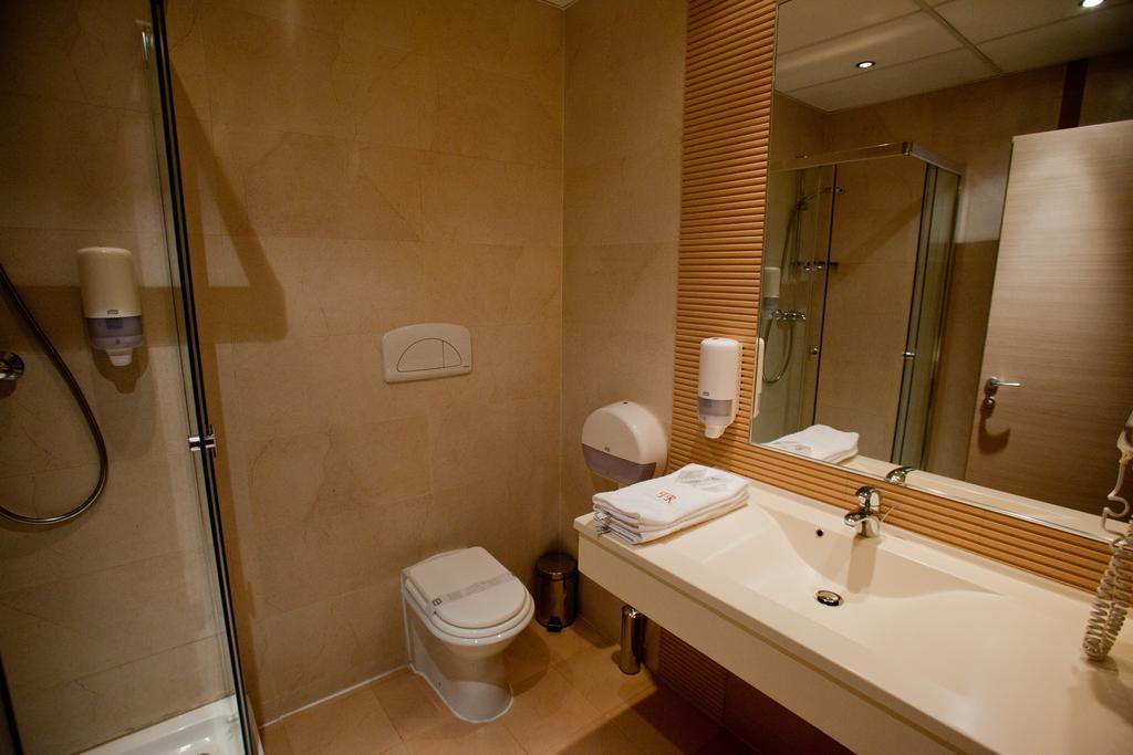 Top Rooms Aparthotel Bucarest Habitación foto