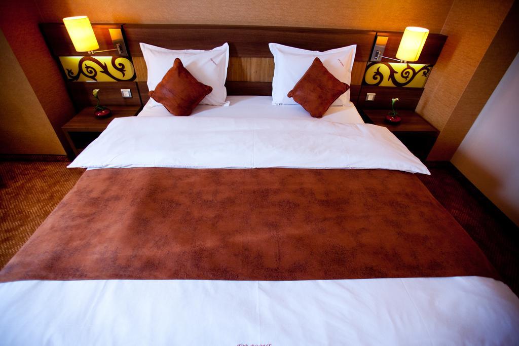 Top Rooms Aparthotel Bucarest Habitación foto